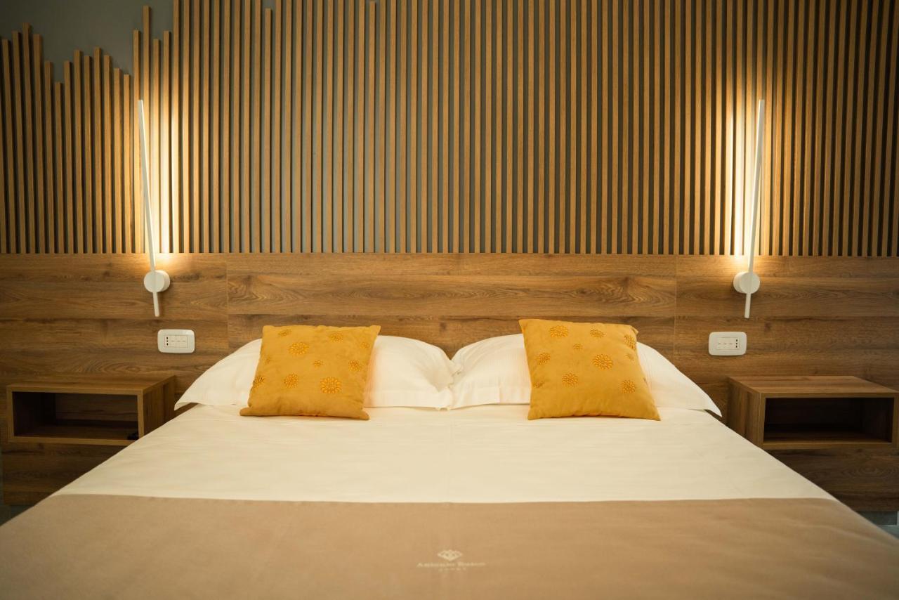 Antonio Busco Rooms Turi Exterior photo