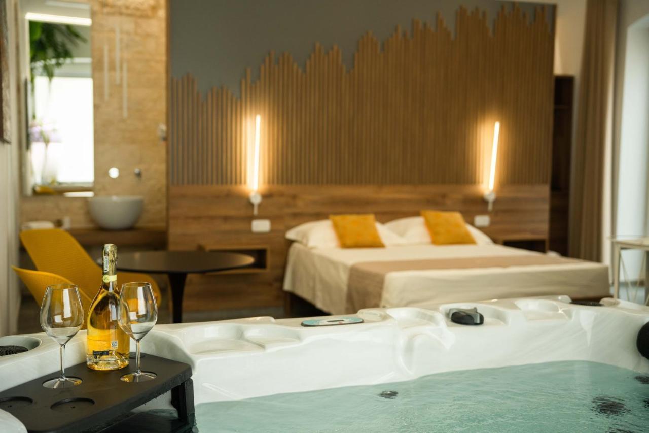 Antonio Busco Rooms Turi Exterior photo